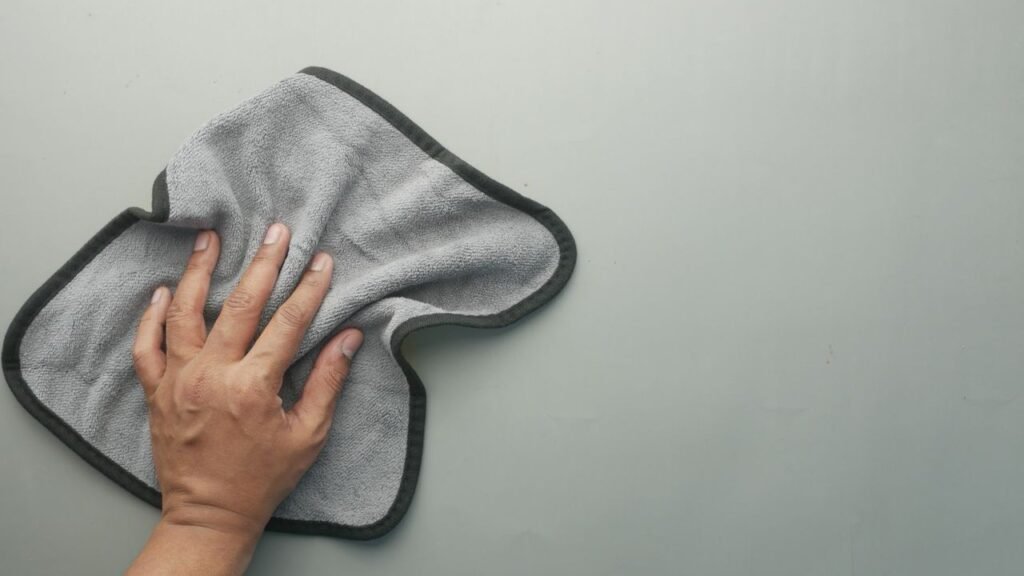 Kesalahan saat Mencuci Kain Microfiber dengan Deterjen Berlebihan