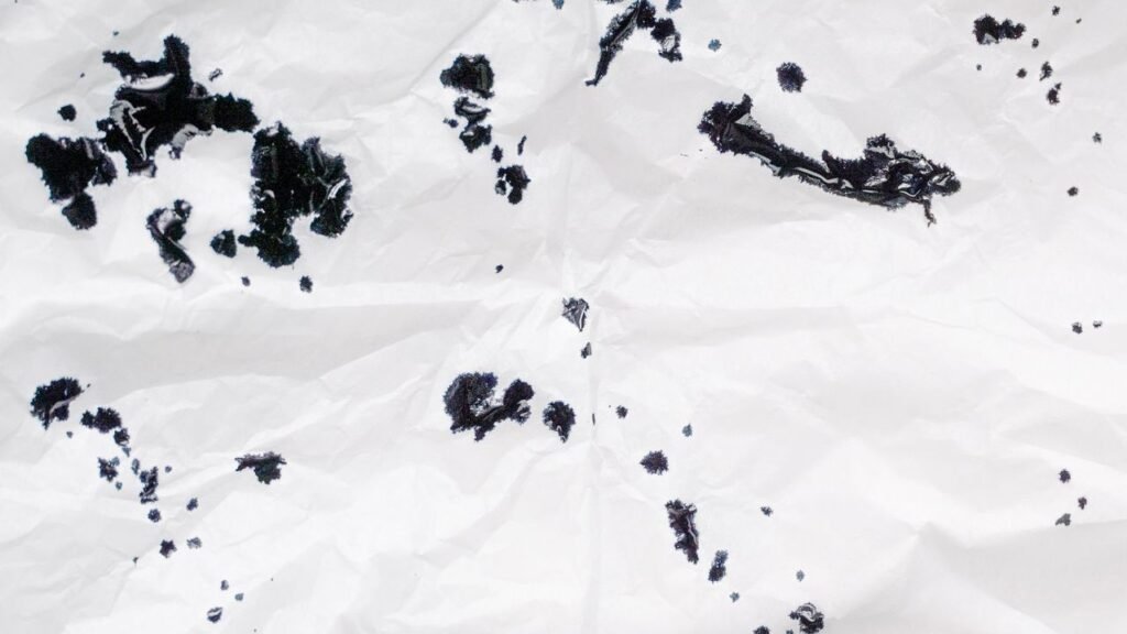 noda tinta di baju